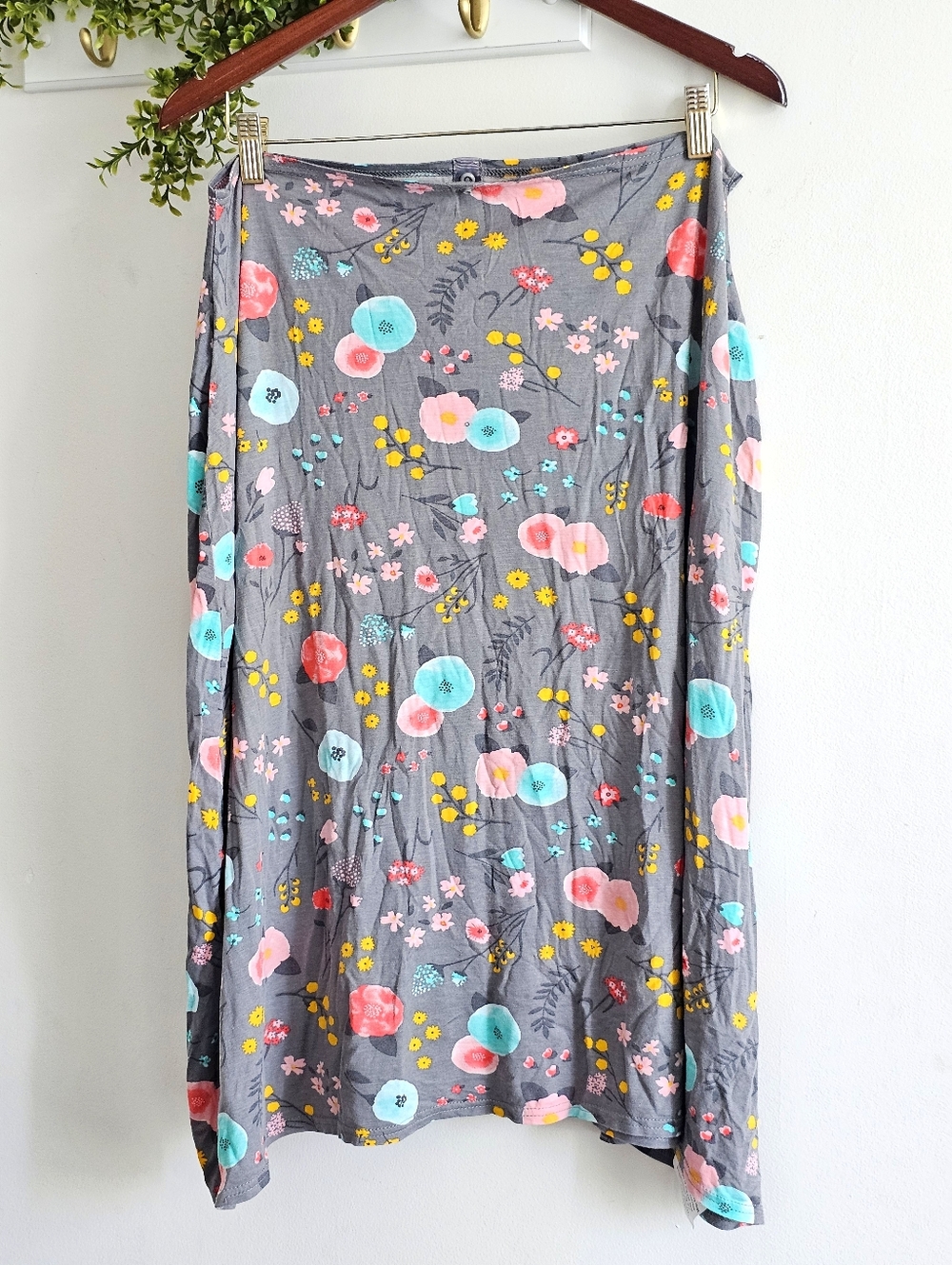 Goldbug 5-in-1 Nursing Cover Scarf Floral Gray Baby Car Seat Cover Multi Use